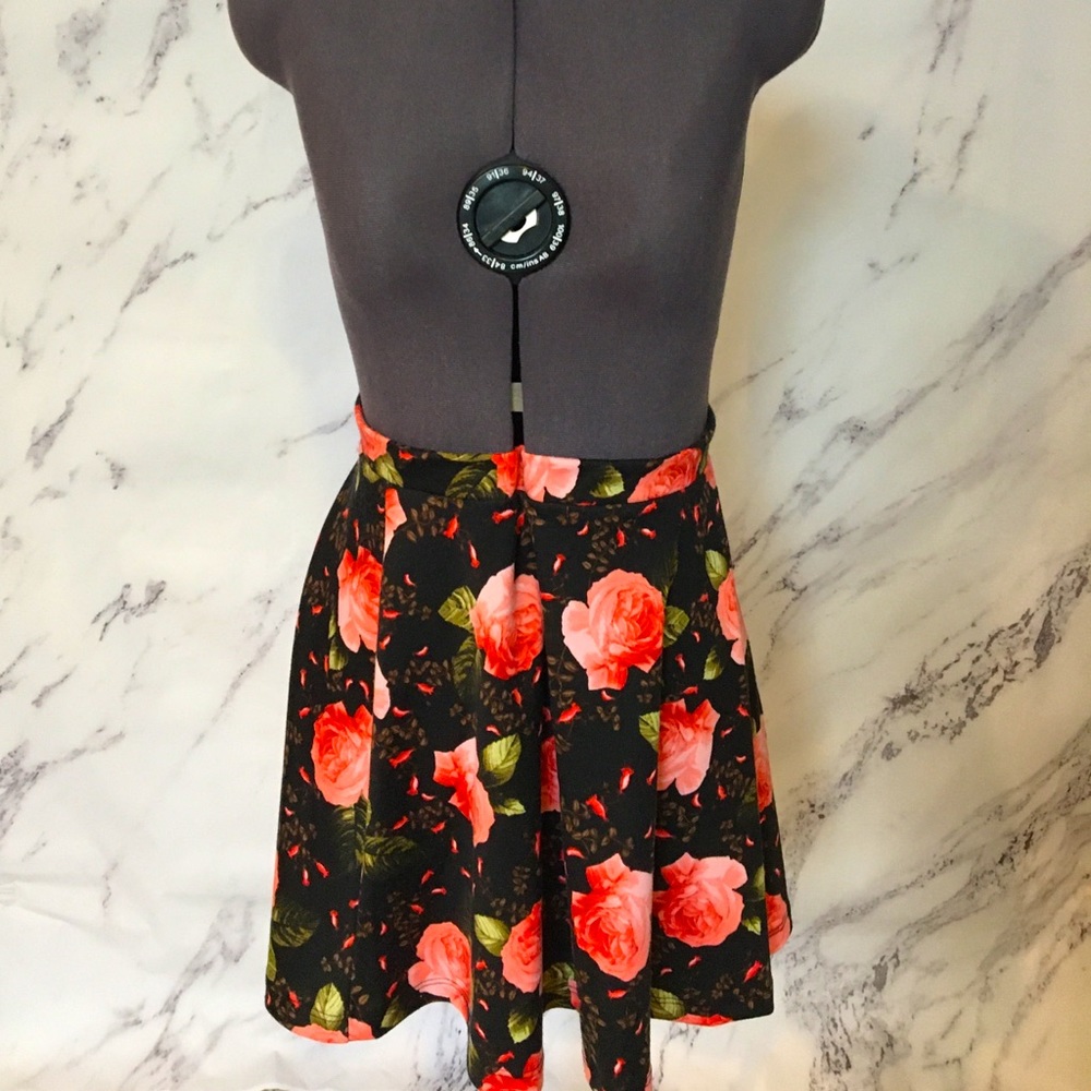 Marshalls Trendyland rose skater skirt size M
